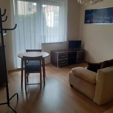 Sloneczny Apartament Z Malym Ogrodkiem Wejherowo Exterior photo